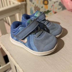 Baby Nikes girls 3c